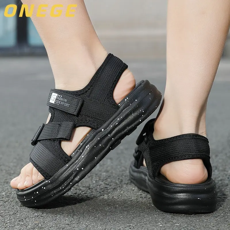 A Pair of Summer Children's Wear-Resistant Fashion Sandals for Boys, Simple Soft-Soled Beach Shoes, Outdoor Sports Shoes