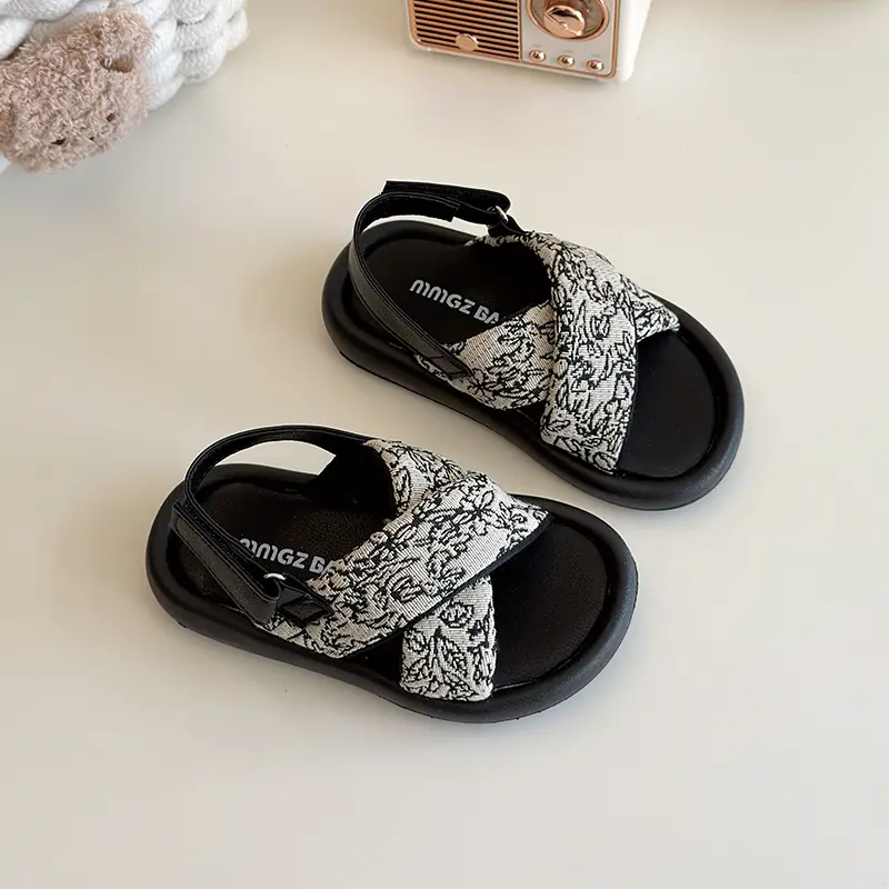Girls Summer Beach Shoes Ethnic Style Kids Casual Sandals Soft Sole Fashion Children Retro Princess Shoes 2025 Summer New