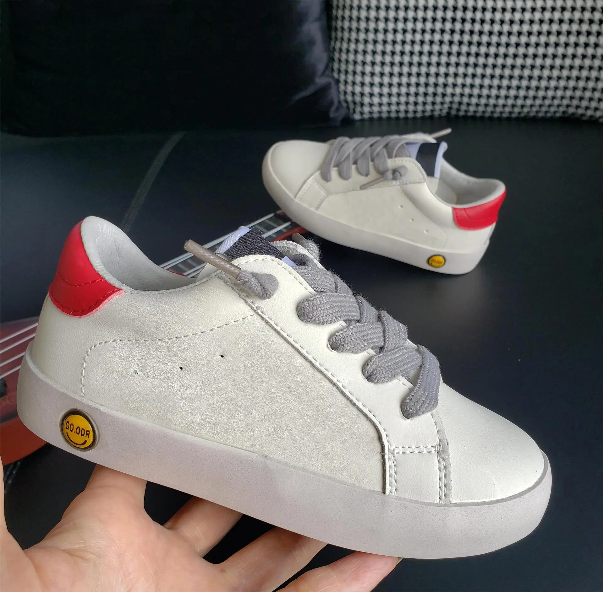 New Fashion Designer Girls Sneakers Kids Flat Running Shoes Toddler Super Star Glitter Sequin Low-top Casual Leather Board-shoe