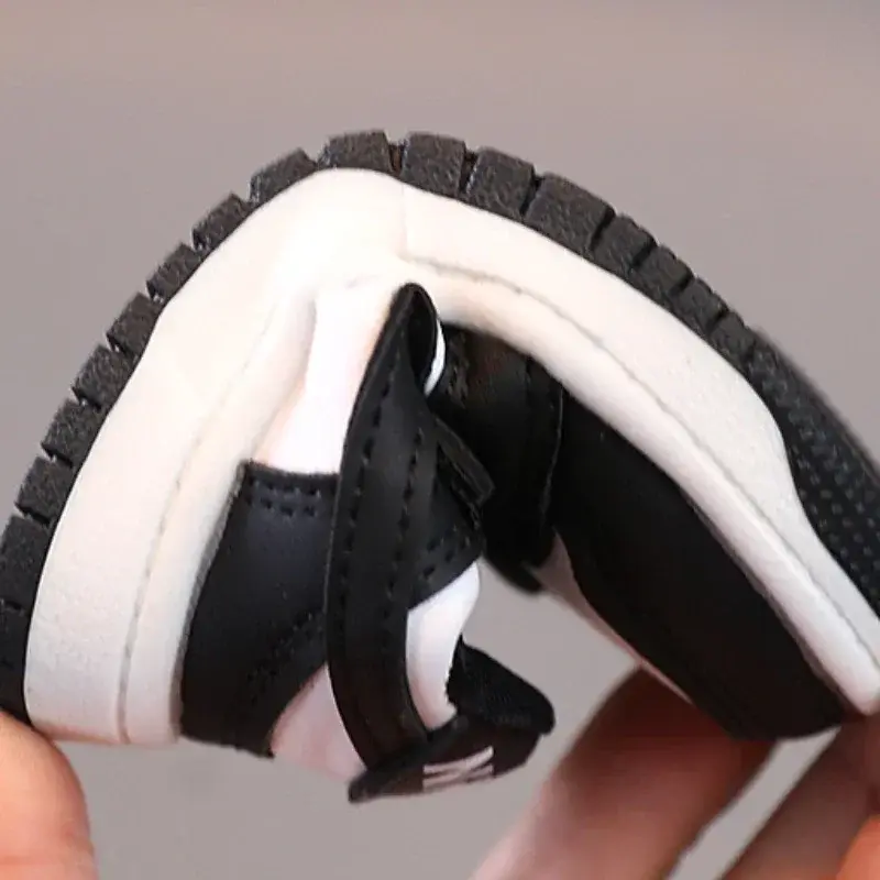 2025 New Toddler Baby Kids Fashion Design Walking Shoes Sneakers White Non-slip Casual Shoes Boys Breathable Outdoor Board Shoes