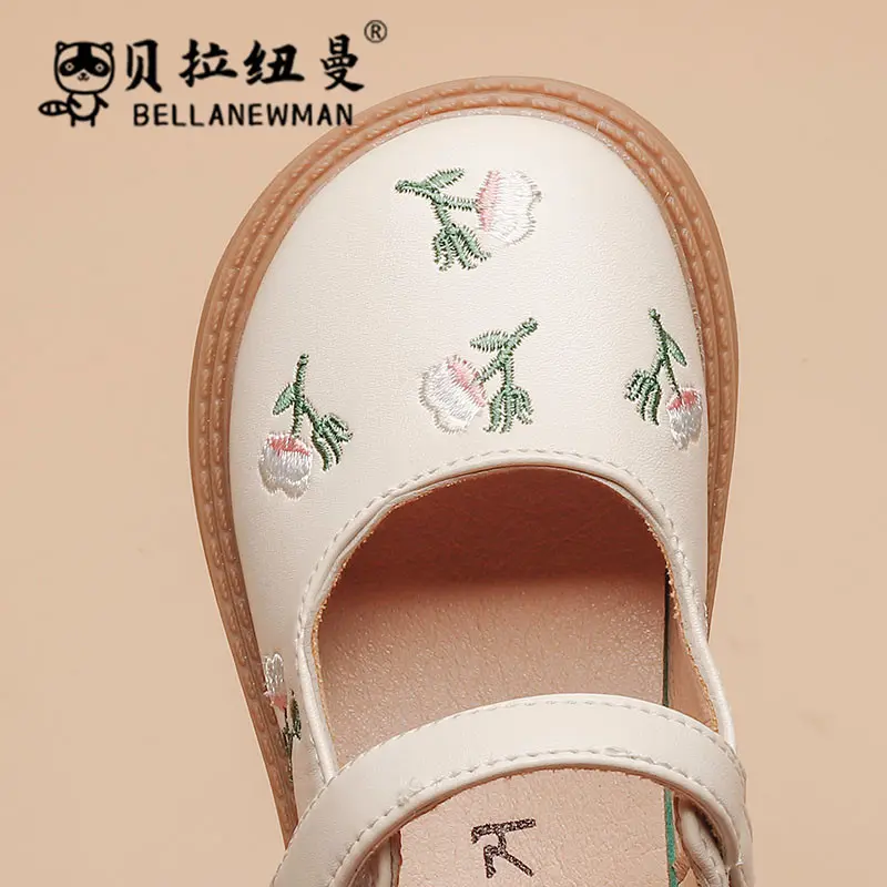 Girls Leather Shoes Embroidery Flowers Princess Sweet Kids National Style Flats Children's Flat Mary Janes Soft Dress Shoes Soft
