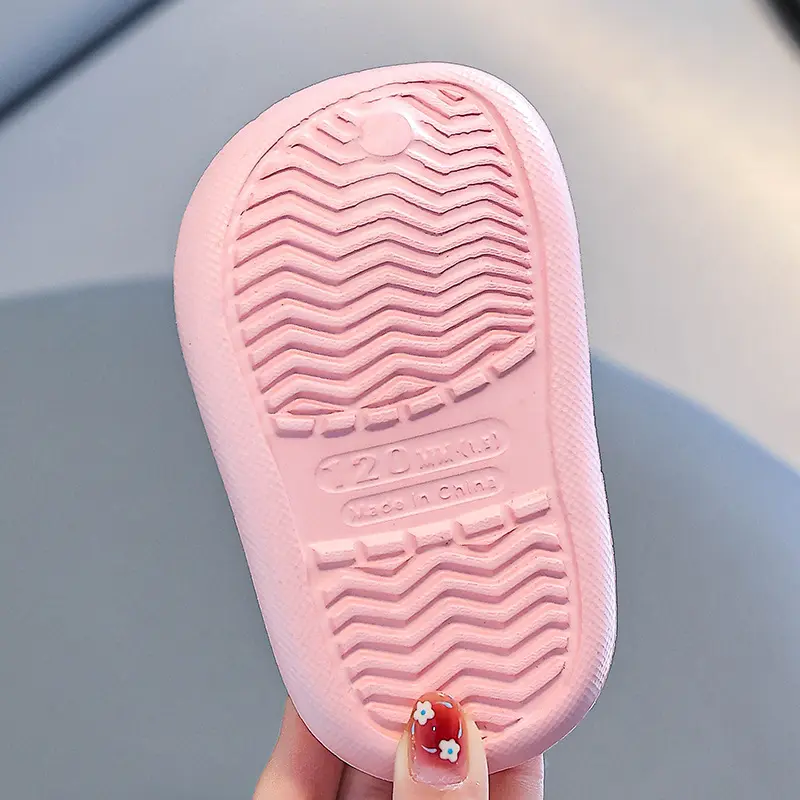 One Pairs of Summer Kids' Garden Clogs Shoes Boys & Girls Beach Sandal Lightweight Breathable Cute Capybara Baby Slippers