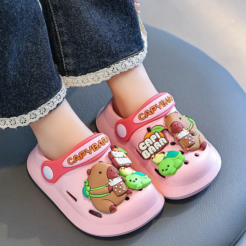 One Pairs of Summer Kids' Garden Clogs Shoes Boys & Girls Beach Sandal Lightweight Breathable Cute Capybara Baby Slippers