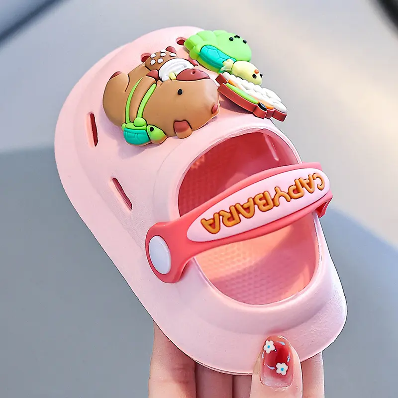 One Pairs of Summer Kids' Garden Clogs Shoes Boys & Girls Beach Sandal Lightweight Breathable Cute Capybara Baby Slippers