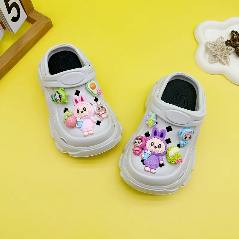 New Fruit Fashion Versatile Clogs Soft-Soled Non-Slip Toe-Cap Sandals for Boys and Girls Family Slippers 606