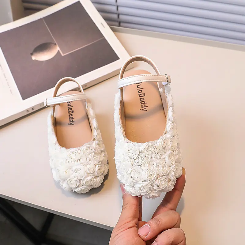 Elegant Girl Summer Sandals Sweet Flower Children Princess Shoes Fashion Versatile Kids Causal Flat Sandals for Wedding Party