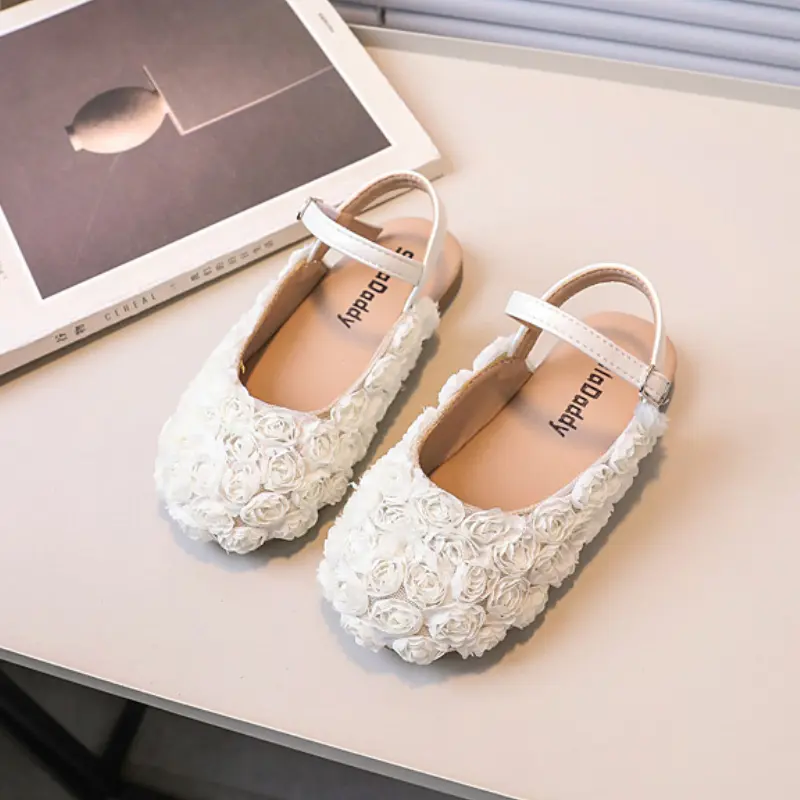 Elegant Girl Summer Sandals Sweet Flower Children Princess Shoes Fashion Versatile Kids Causal Flat Sandals for Wedding Party