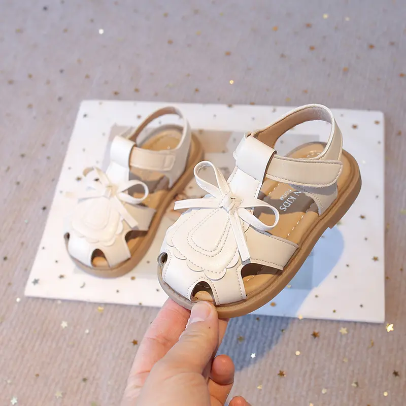 Classic Girls Sandals 2025 Summer Brand New Kids Beach Shoes Anti-kick Cut-outs Breathable Children Sandals T-strap Cute Bowtie