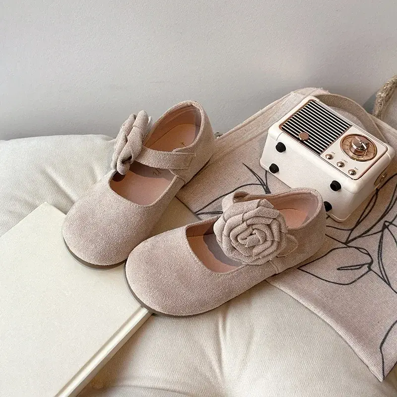 Girls Leather Shoes with Big Flowers 2025 Spring Autumn Kids Flat Shoes Round Toes Girls Mary Janes Dance Shoes Candy Color