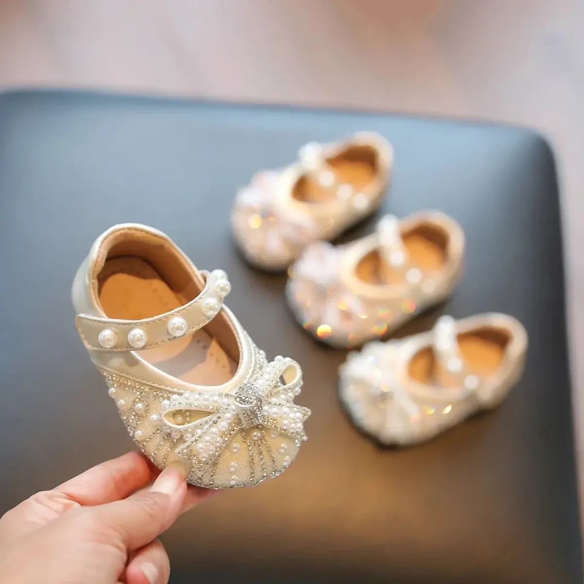 Girls Princess Shoes Soft Sole Non-slip 2025 New Kids Walking Shoes Sweet Bows Baby Leather Shoes Dance Elegant Ins Trendy Cute