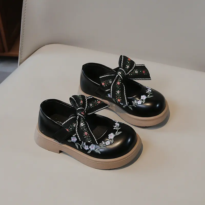 New Spring Girls Leather Shoes Sweet Embroidered Children Princess Shoes Elegant Bowknot Kids Fashion Causal Mary Jane Shoes Hot