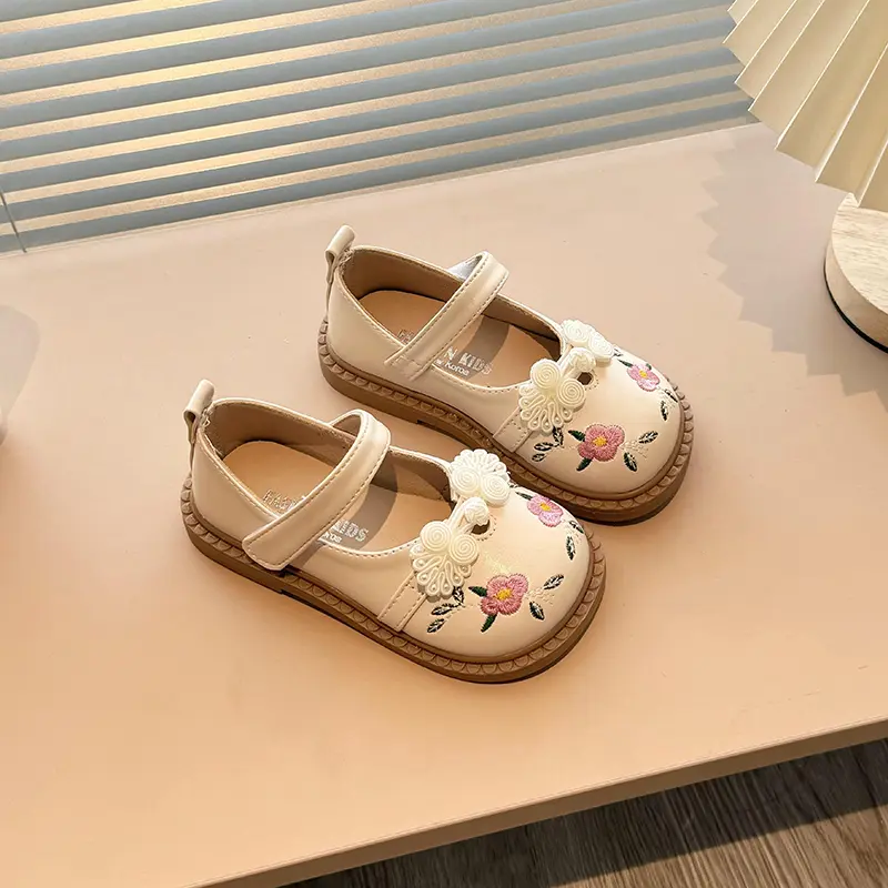 Girls Leather Shoes Chinese Style Children Sweet Embroidery Princess Shoes Non-slip Soft Sole Fashion Kids Mary Janes Shoes
