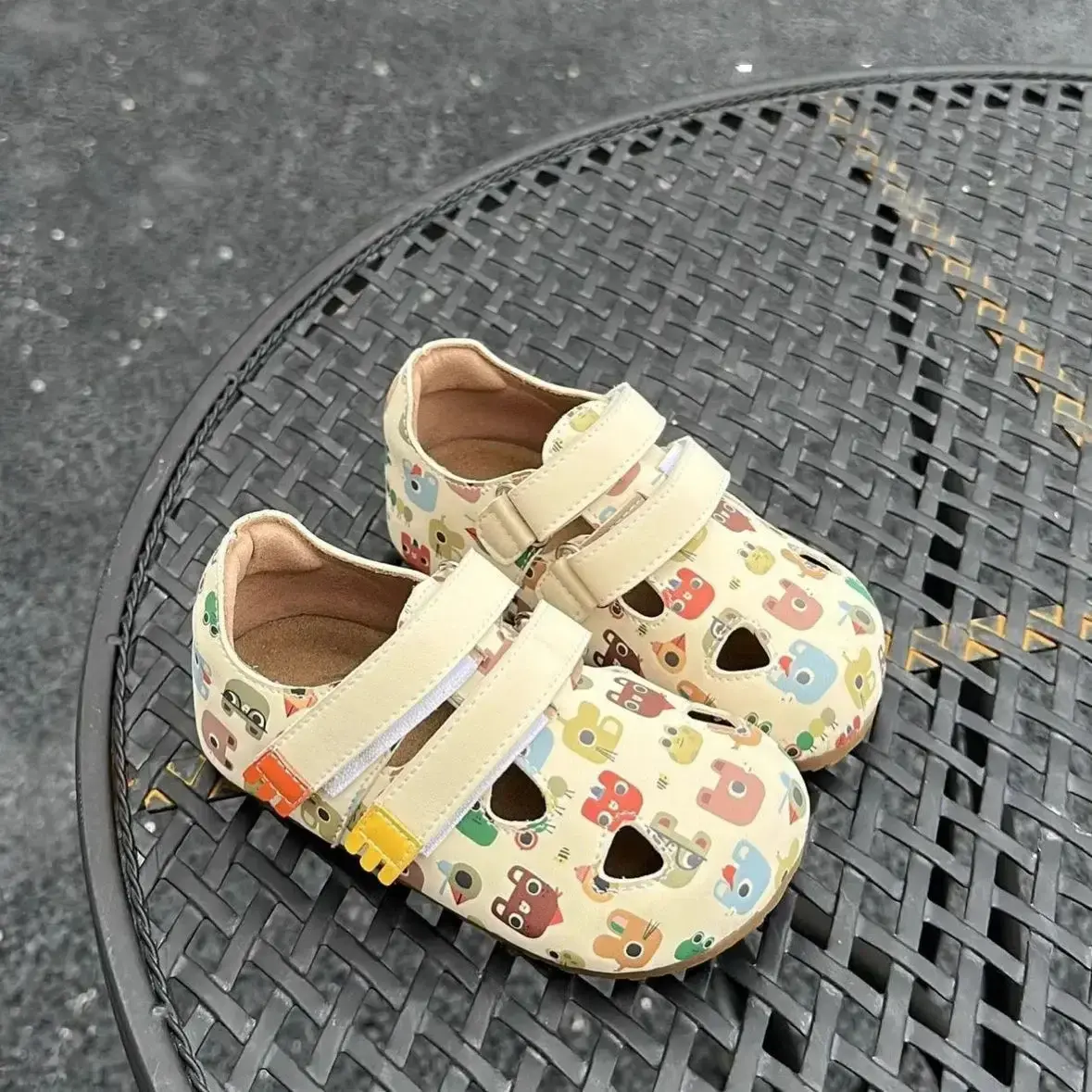 Kids Casual Shoes Cartoon Printed Girls Moccasins Round Toes Hollowed-out 2025 New Children Flat Shoes Double Hook&loop Soft