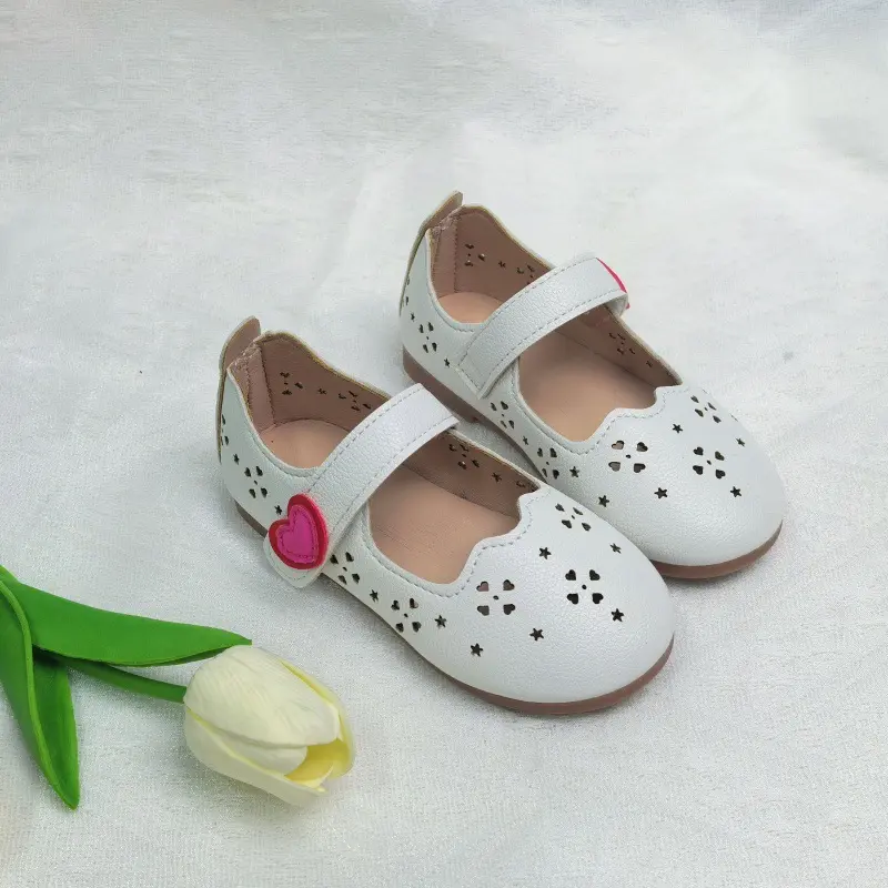 New Summer Little Girl Leather Shoes Shallow Hollow-out Kids Flat Shoes Simple Heart Children's Fashion Princess Causal Shoes