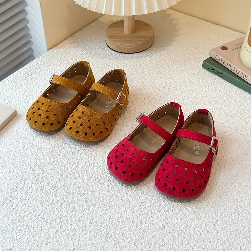 Girls Flats Round Toes Sweet Children Leather Shoes Hollowed-out Dots Elegant 2025 New Fashion Kids Princess Dance Shoes Soft