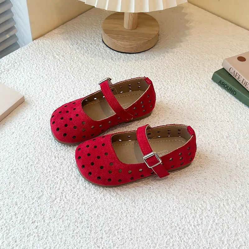 Girls Flats Round Toes Sweet Children Leather Shoes Hollowed-out Dots Elegant 2025 New Fashion Kids Princess Dance Shoes Soft