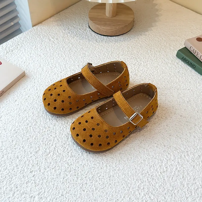Girls Flats Round Toes Sweet Children Leather Shoes Hollowed-out Dots Elegant 2025 New Fashion Kids Princess Dance Shoes Soft