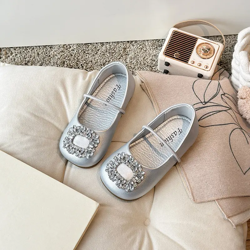 Girls Flats Non-slip Soft Sole Kids Leather Shoes French Style Elegant Round Toes 2025 New Fashion Children Dance Shoes Slip-on
