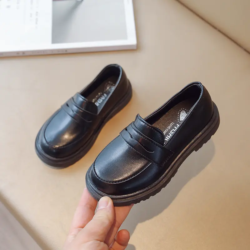 2024 Children Leather Shoes for Girls Kids Loafers Slip-on Girls School Flats Casual Sneakers for Wedding Party Shows 21-36 Cute