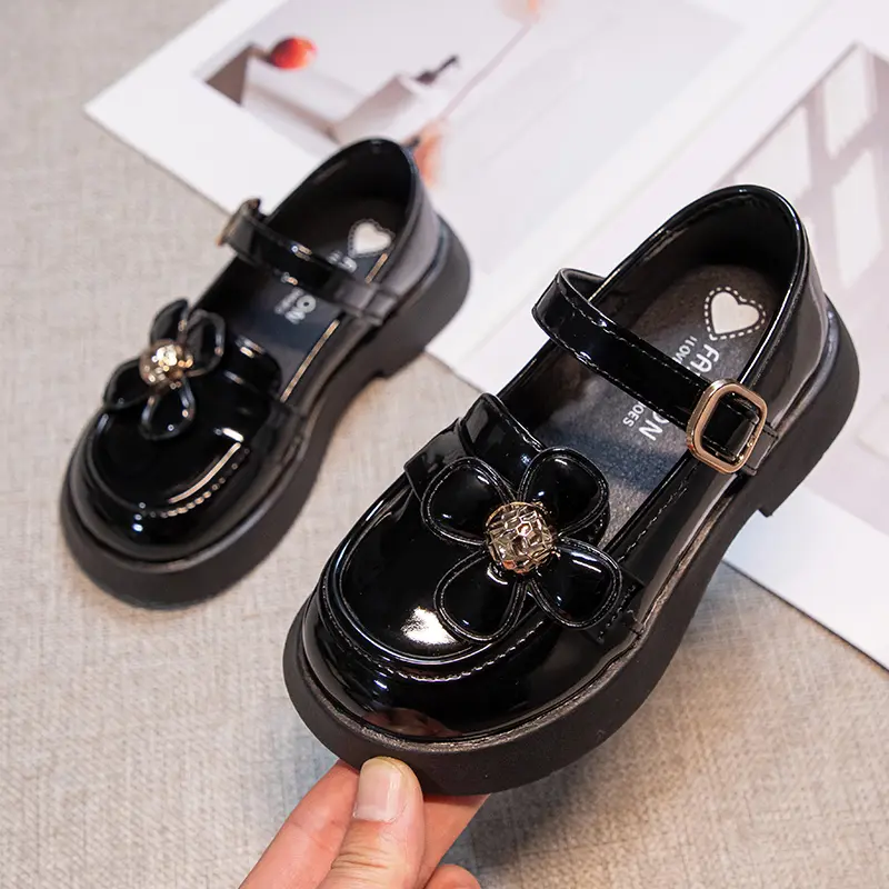 Children Leather Shoes for Party Wedding Fashion Kids Elegant Mary Jane Shoes Girls Glossy Princess Loafers 2024 Spring Autumn