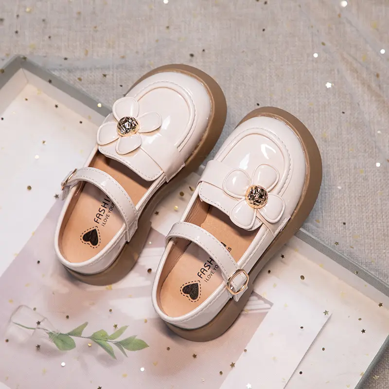 Children Leather Shoes for Party Wedding Fashion Kids Elegant Mary Jane Shoes Girls Glossy Princess Loafers 2024 Spring Autumn