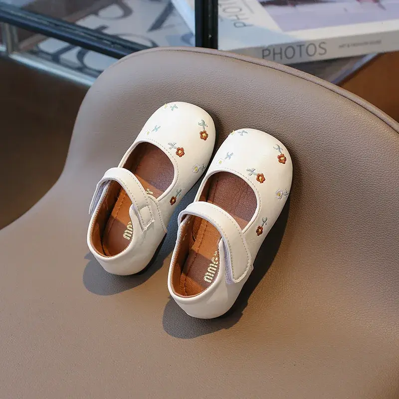 2024 Children Leather Shoes for Girls Autumn New Fashion Sweet Flowers Soft Bottom Anti-slippery Versatile Chic Princess Flats