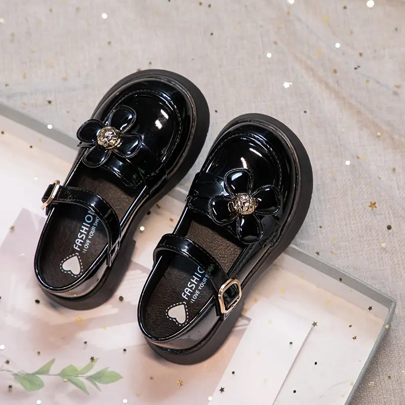 Children Leather Shoes for Party Wedding Fashion Kids Elegant Mary Jane Shoes Girls Glossy Princess Loafers 2024 Spring Autumn