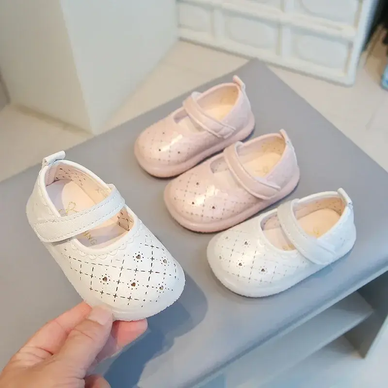 Girls Princess Shoes Sweet Trendy 2025 Spring Autumn Kids Walking Shoes Round Toes Hollowed-out Love Heart Baby Flats Non-slip