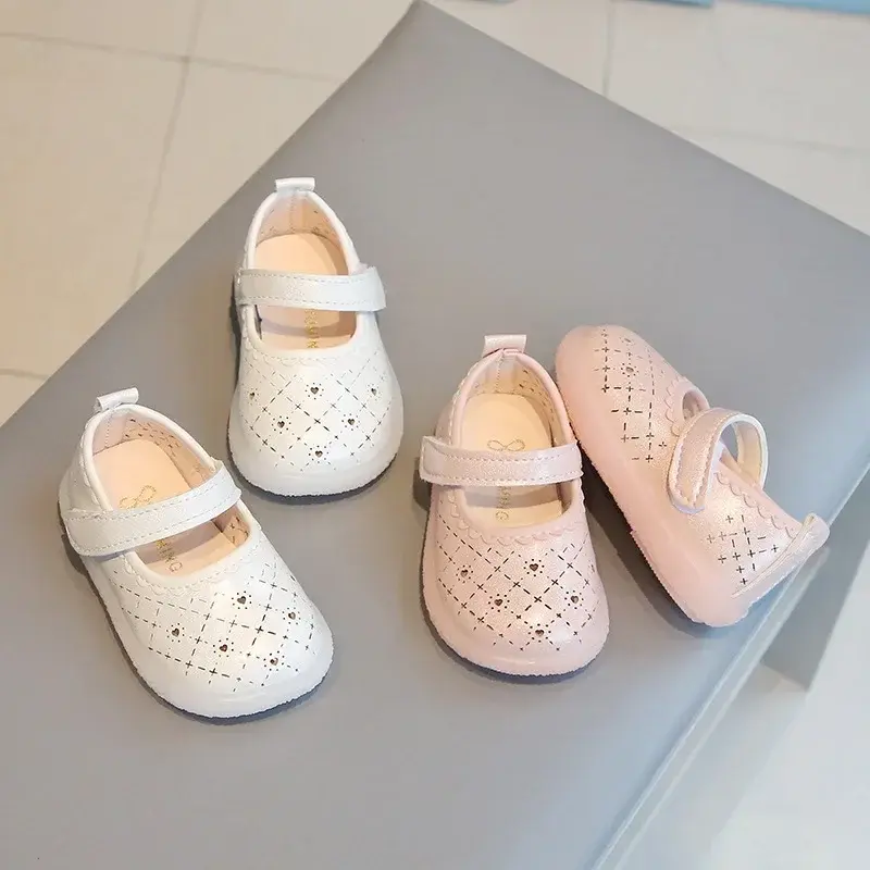 Girls Princess Shoes Sweet Trendy 2025 Spring Autumn Kids Walking Shoes Round Toes Hollowed-out Love Heart Baby Flats Non-slip