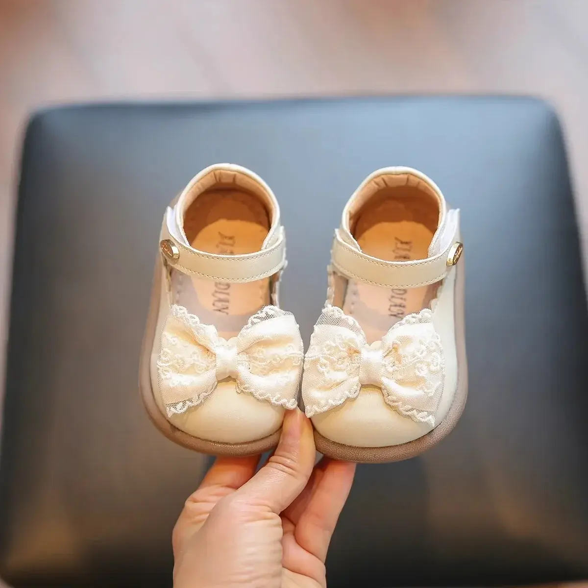 Baby Girls Leather Shoes Round Toes Non-slip 2025 New Kids Walking Shoes Pu Hook&loop Girls Princess Shoes Mesh Lace Bows Sweet