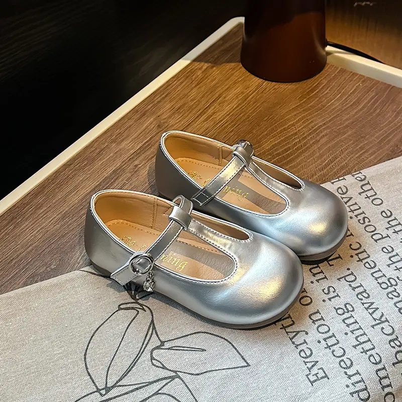 Spring Autumn Retro Children's Leather Shoes 2025 Fashion New Girls Causal Flat Shoes T-strap Hollow-out Kids Shoes Soft Bottom