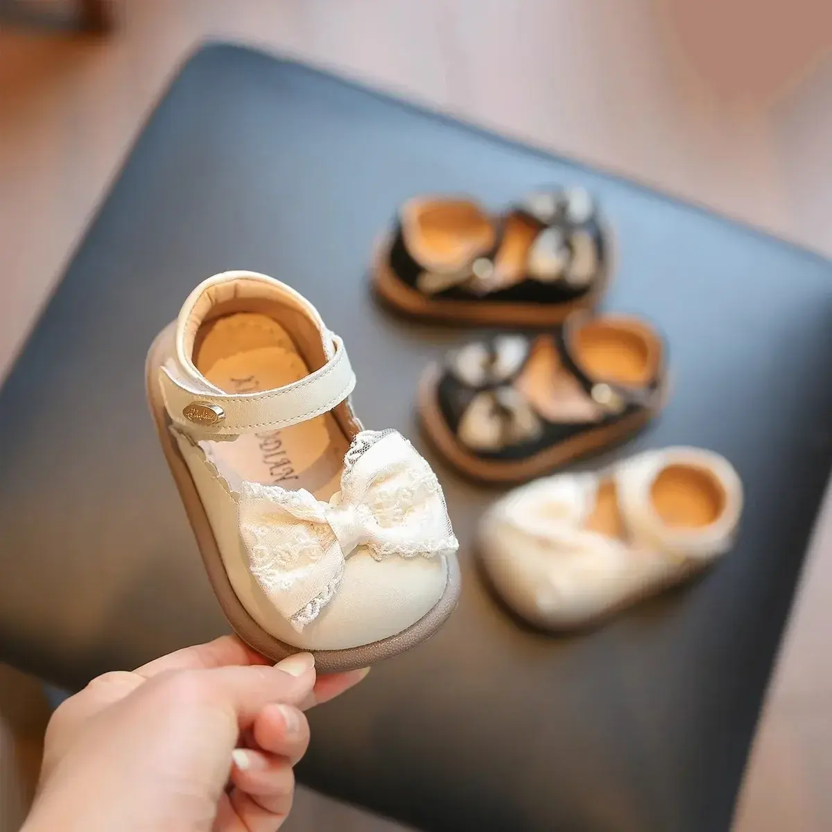 Baby Girls Leather Shoes Round Toes Non-slip 2025 New Kids Walking Shoes Pu Hook&loop Girls Princess Shoes Mesh Lace Bows Sweet