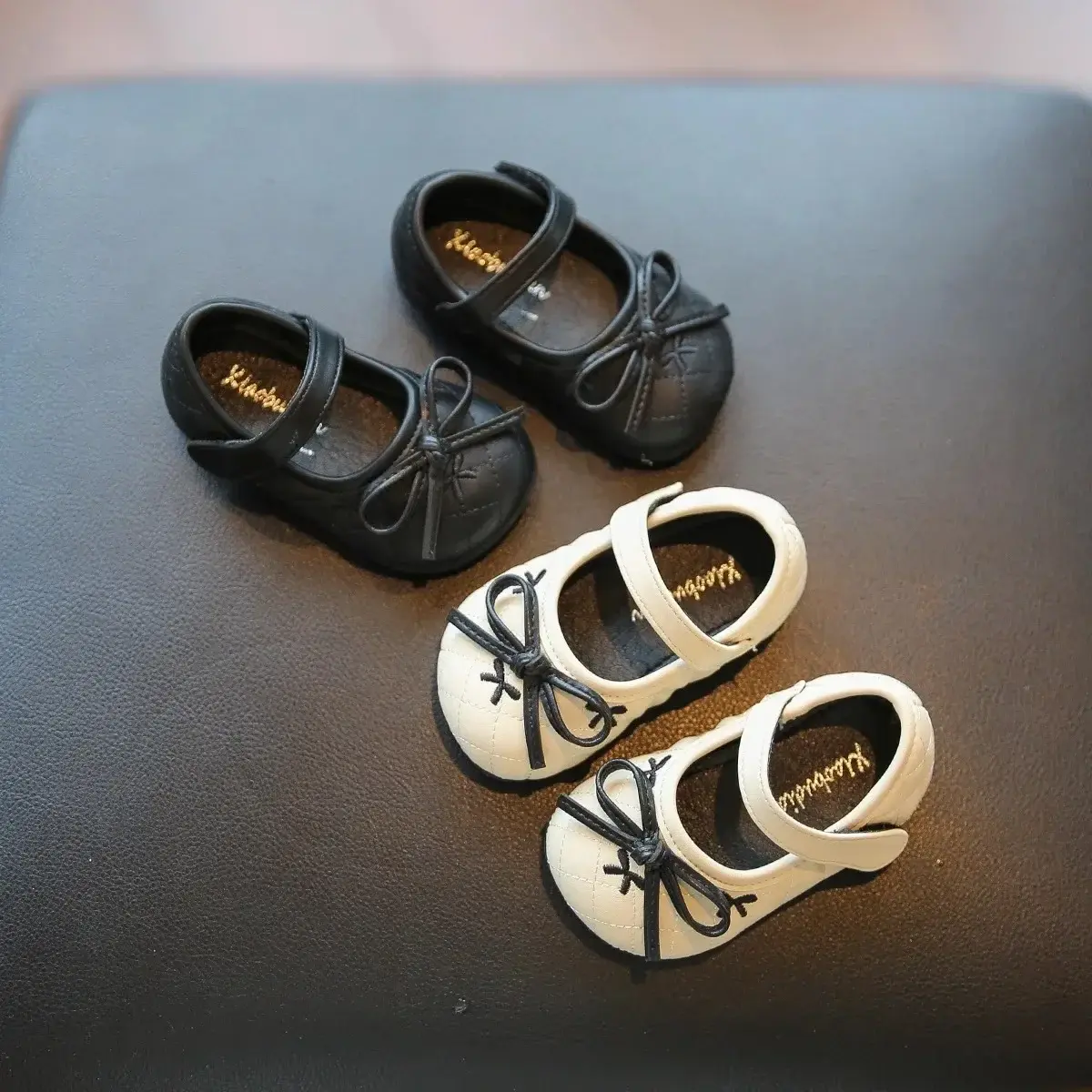 Kids Walking Shoes with Simple Bow 2025 New Girls Leather Shoes Round Toes Non-slip Baby Flat Shoes Princess Style Soft Sole