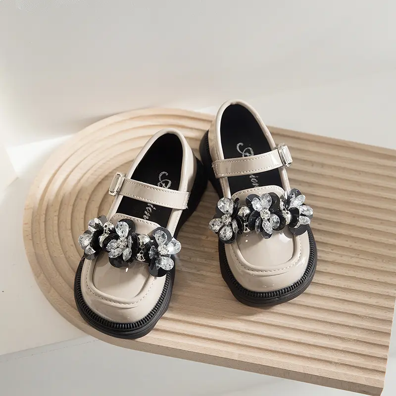 New Girl Princess Shoes Luxury Fashion Children Leather Shoes Thick Bottom Rhinestone Kids Causal Wedding Party Mary Jane Shoes