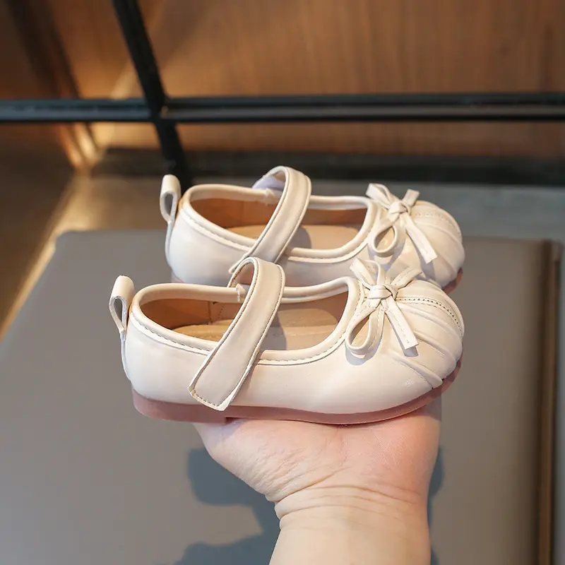 2025 New Kids Fashion Girls Leather Shoes Elegant Pleated Bowknot Children Princess Shoes Causal Versatile Toddlers Flat Shoes
