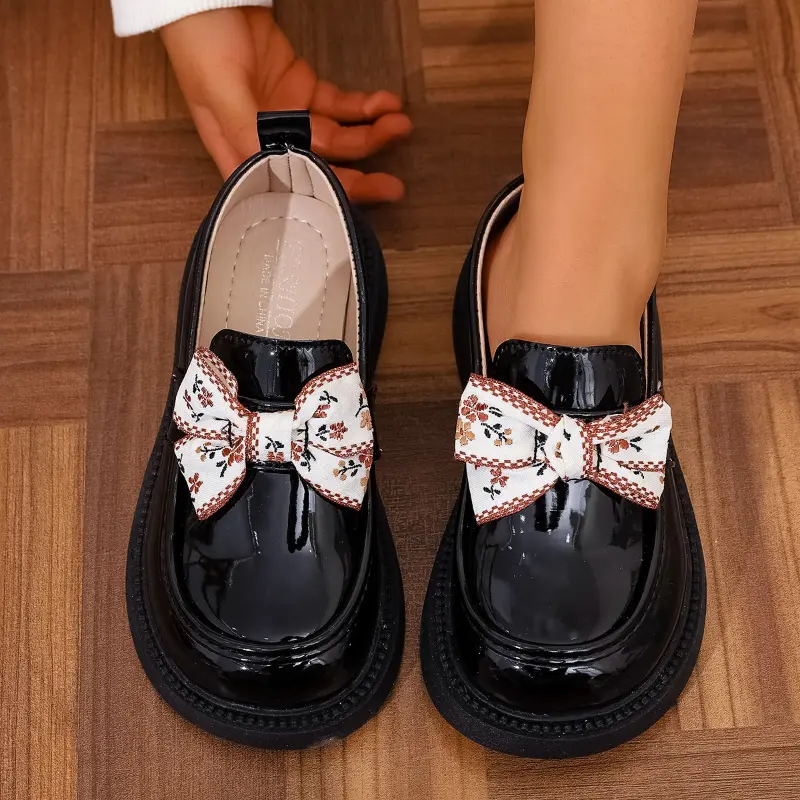 Children's Leather Shoes Sweet Embroidered Girls Black Causal Mary Jane Shoes Thick Bottom School Uniform Kids Princess Loafers