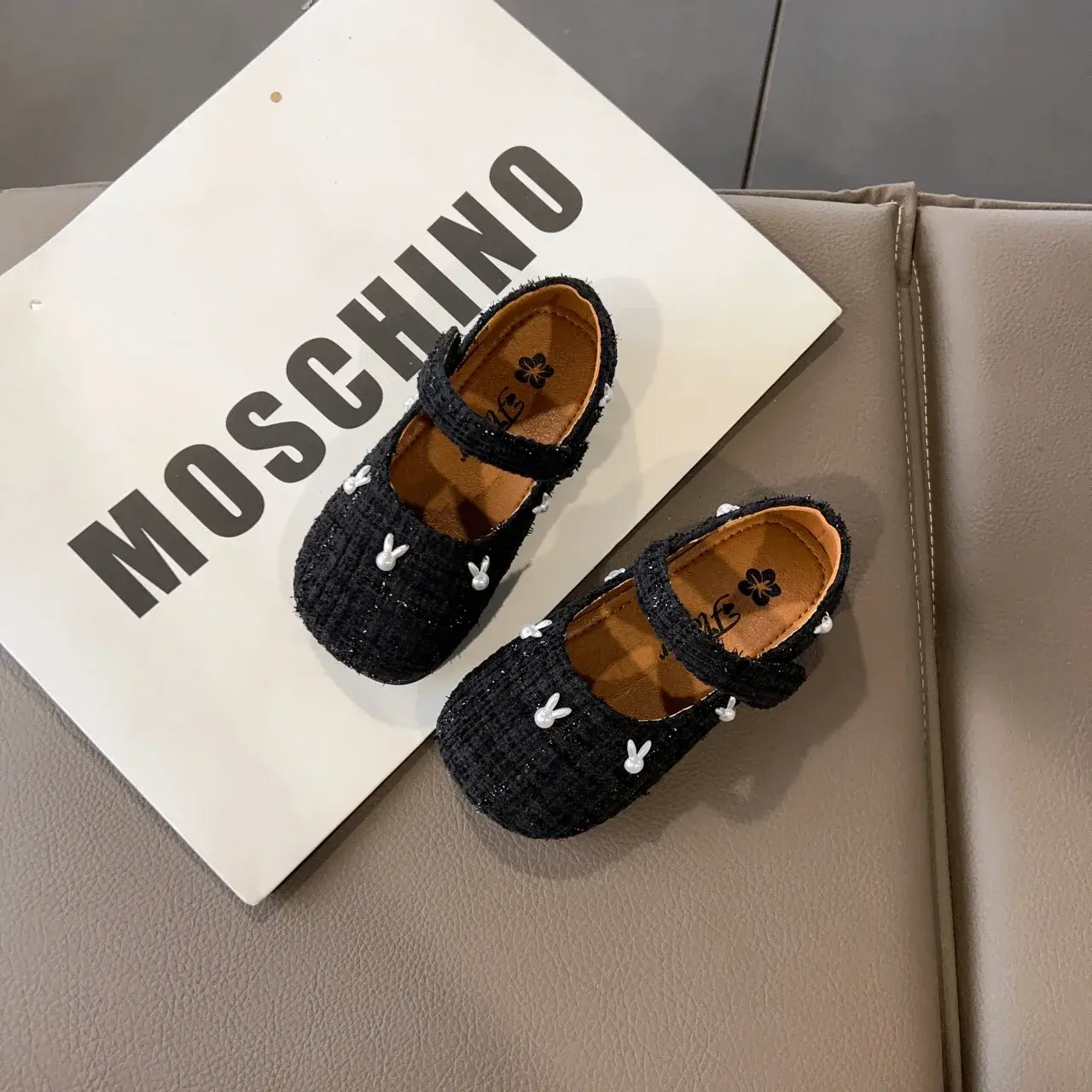 Girls Flat Shoes with Cute Rabbit Kids Princess Shoes Elegant Round Toes 2025 New Fashion Children Dance Shoes Soft Bottom Sweet