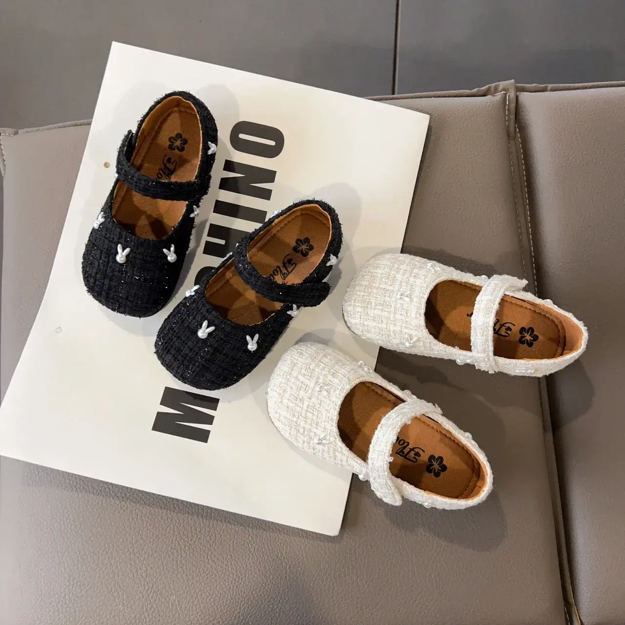 Girls Flat Shoes with Cute Rabbit Kids Princess Shoes Elegant Round Toes 2025 New Fashion Children Dance Shoes Soft Bottom Sweet