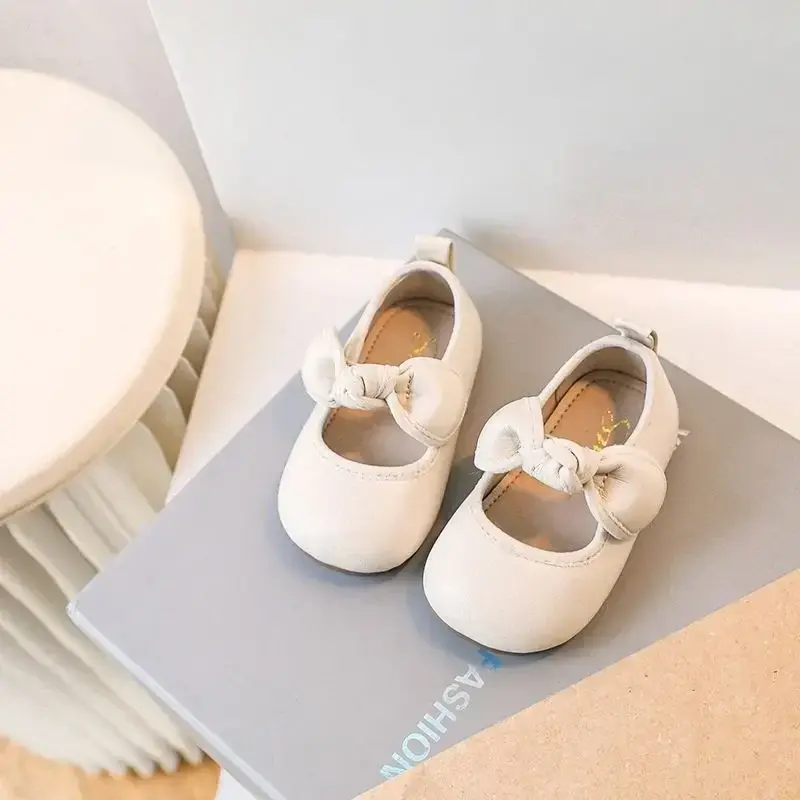 Baby Girls Princess Shoes Round Toes Non-slip Kids Walking Shoes Soft Sole 2025 New Girls Flats Solid Color Versatile Sweet Bows