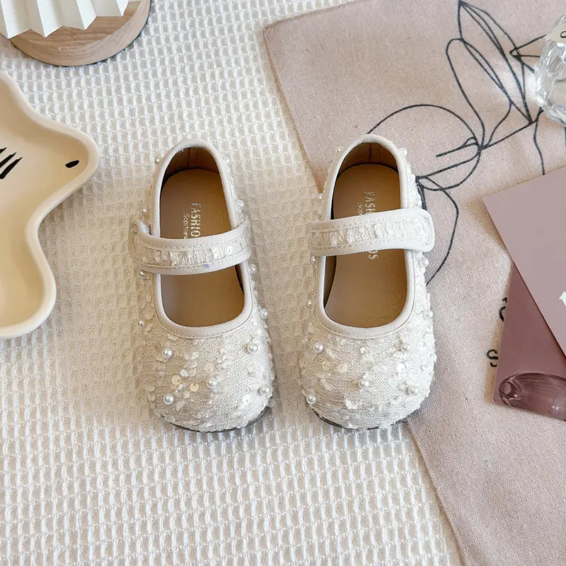 2025 New Litter Girls Leather Shoes Fashion Sweet Pearl Kids Causal Princess Shoes Versatile Elegant Children Dress Flat Shoes