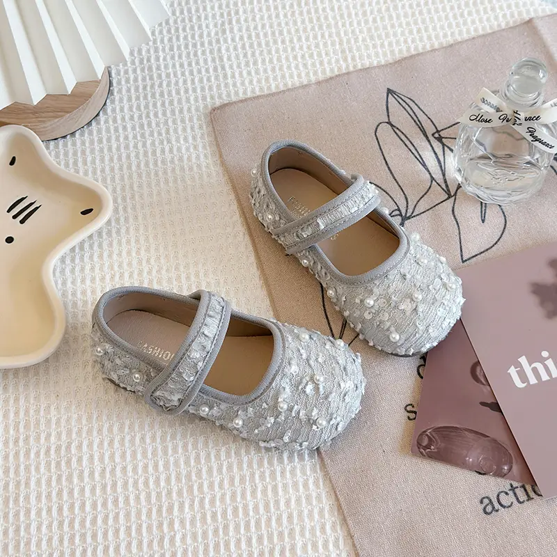 2025 New Litter Girls Leather Shoes Fashion Sweet Pearl Kids Causal Princess Shoes Versatile Elegant Children Dress Flat Shoes