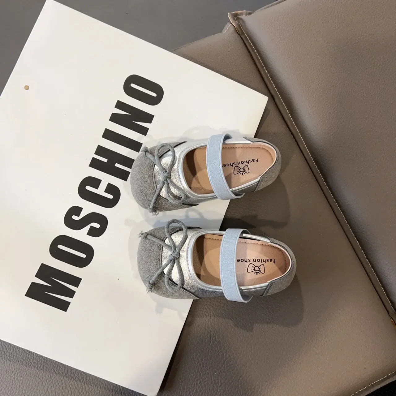Girls Flat Shoes Round Toes Simple Bows Kids Leather Shoes MaryJanes Slip-on 2025 New Fashion Children Dance Shoes Soft Sole