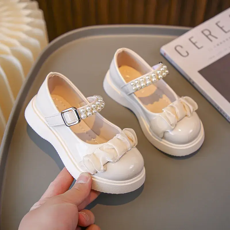 Girls Shoes Versatile Glossy Black Elegant Pearl Pleated Children Leather Shoes Spring New Kids Fashion Mary Jane for Party Soft