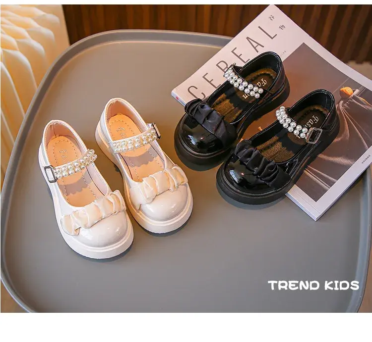 Girls Shoes Versatile Glossy Black Elegant Pearl Pleated Children Leather Shoes Spring New Kids Fashion Mary Jane for Party Soft