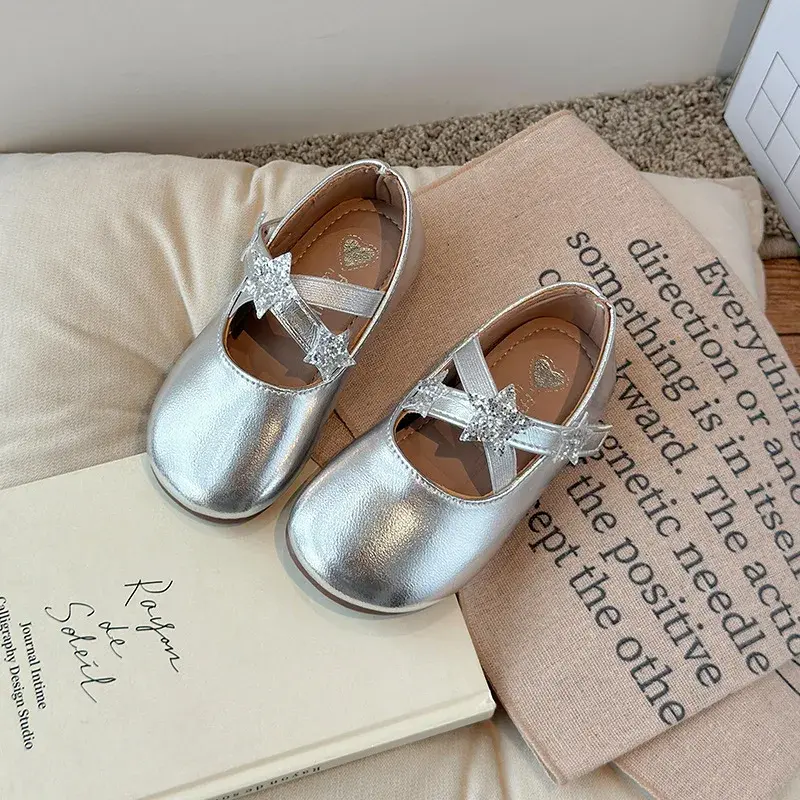 Kids Performance Dance Shoes Solid Color Versatile 2025 New Girls Flat Shoes Soft Sole Fashion Children Princess Shoes with Star