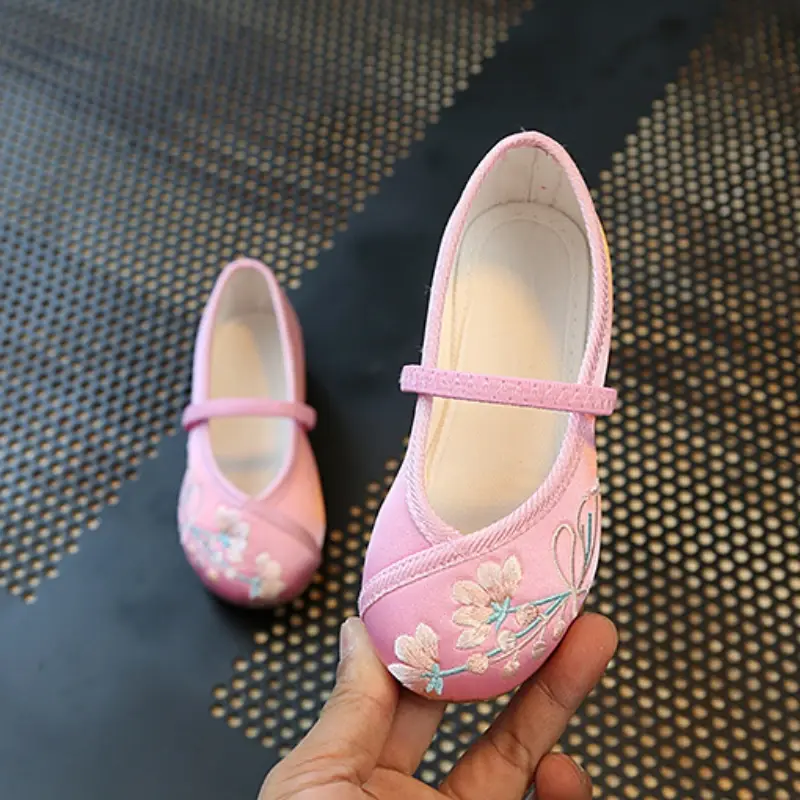 Children Fashion Girls Embroidered Shoes Chinese Ethnic Style Princess Dance Shoes Kids Causal Ancient Hanfu Shoes Handmade Flat