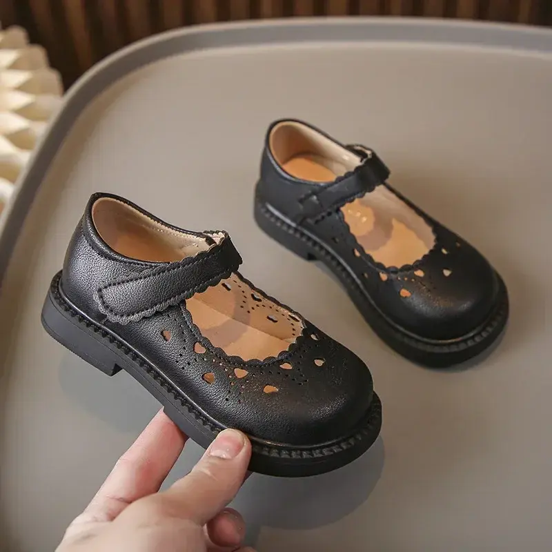 2025 New Girls Leather Shoes Spring Autumn Fashion Kids Mary Janes with Cut-outs Heart Princess Children Dress Shoes Soft Chic