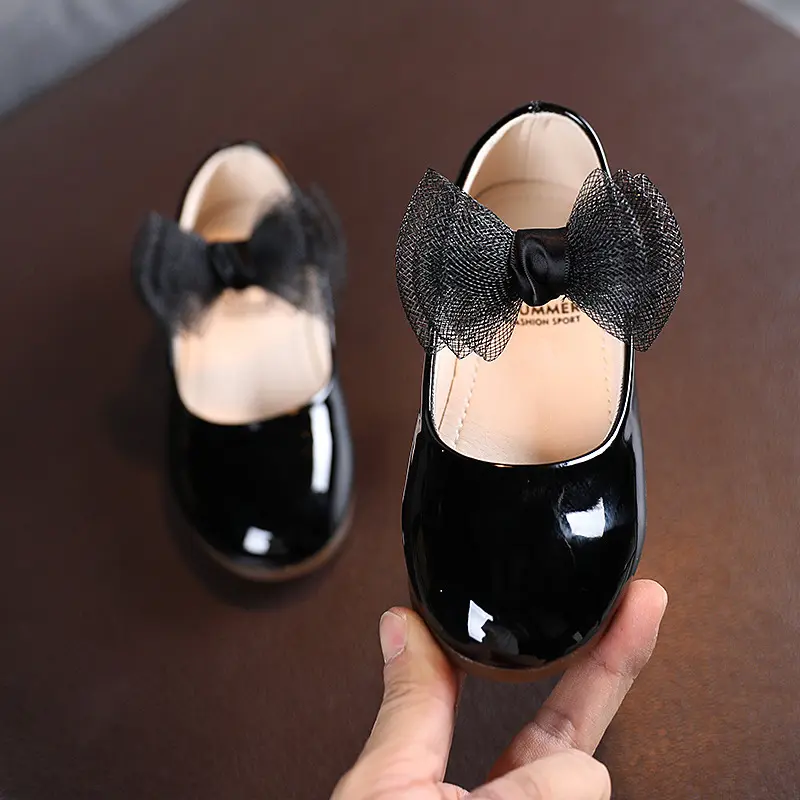 Kids Black Performance Shoes Solid Color Versatile Girls Princess Shoes with Mesh Bow 2024 New Children Leather Shoes Glossy