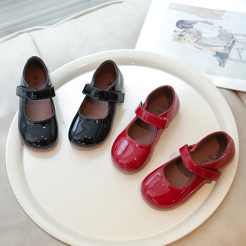 Children's Leather Shoes 2025 New Spring Autumn Girls Princess Shoes Fashion Glossy PU Red Kids Causal Ballet Flat Shoes Simple
