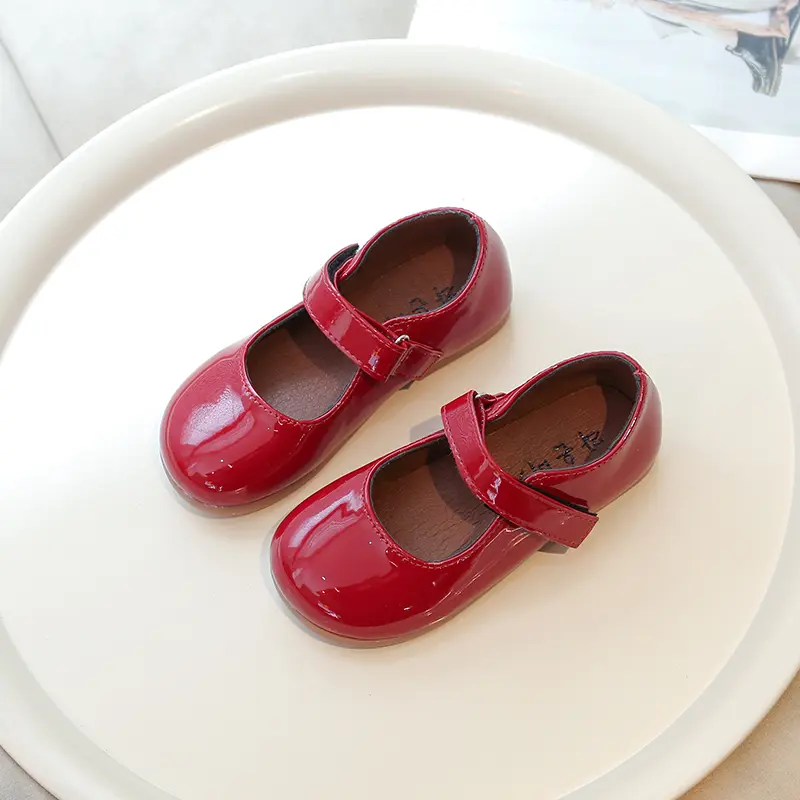 Children's Leather Shoes 2025 New Spring Autumn Girls Princess Shoes Fashion Glossy PU Red Kids Causal Ballet Flat Shoes Simple